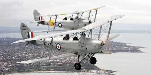 combat-flights-tiger-moth-formation-2